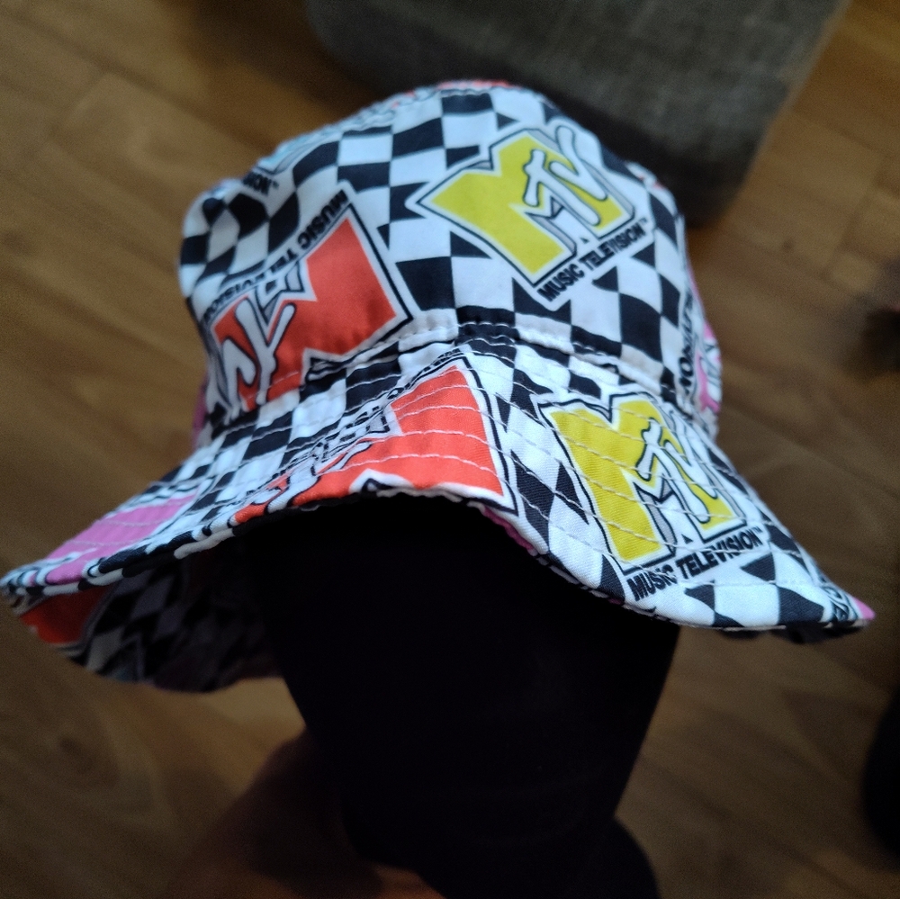 MTV checkered bucket hat